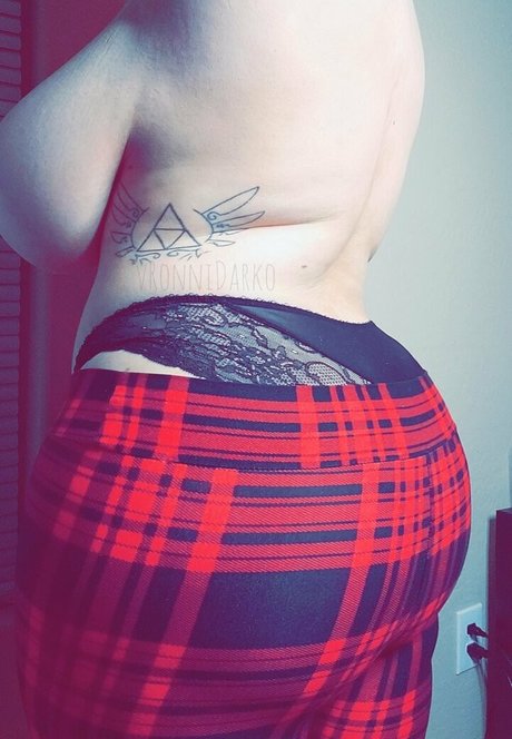 vronnidarko modèle joli des photos