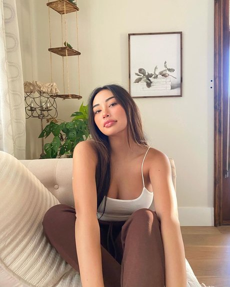 Ellerie Marie modèle adulte photo