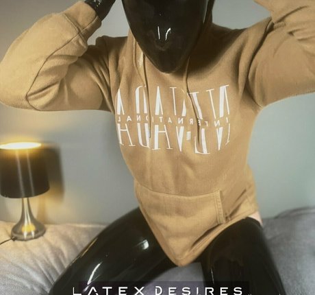 latexdesires actrice nue galeries