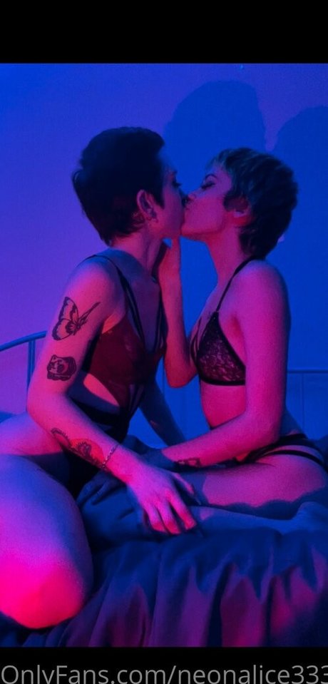 neonalice333 star du porno chaude image