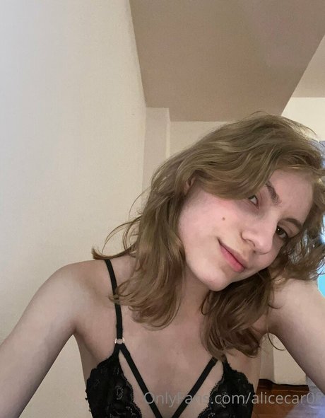 alicecar08 modèle parfait des photos