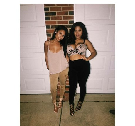 solo aux gros seins uniquementfans sexe xxx des photos