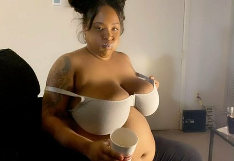 chyynotshyy modèles nus des photos