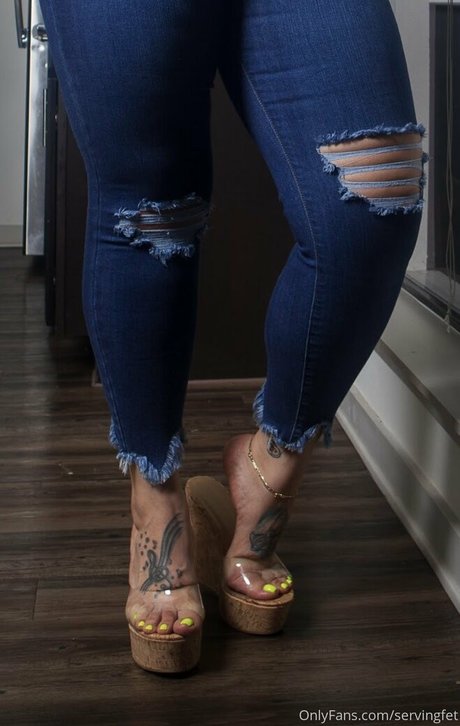 brune petite onlyfans nu libre archive