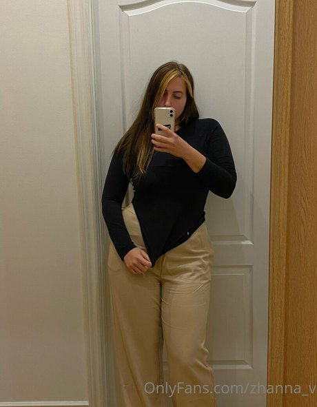 zhanna v modèle sympa image