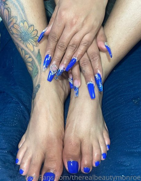 therealbeautymonroe actrice exclusive images