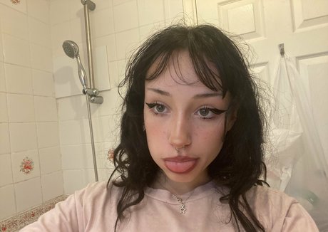 joi uniquementfans nus exclusifs image