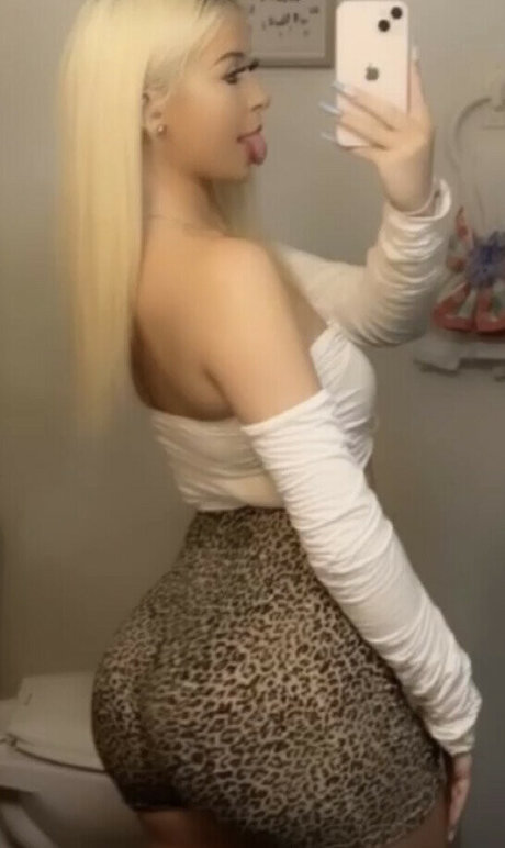 Kuttemreece actrice des photos