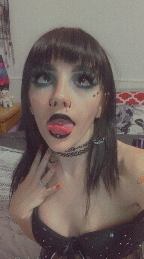 crypt queen actrice exclusive img