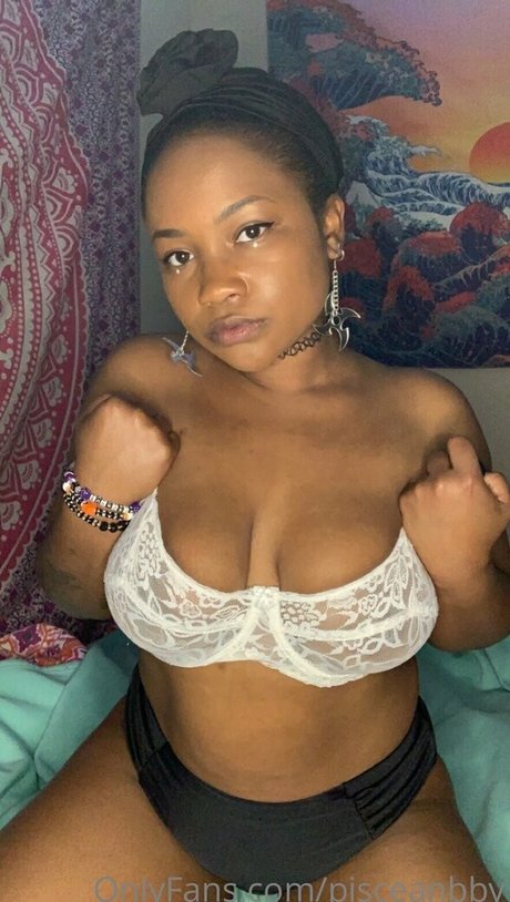 rousse tatouée onlyfans nu sexy galerie