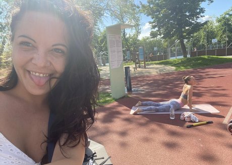 blueangelive joli modèle image