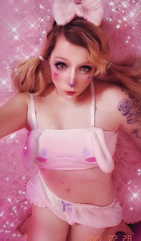 hollynicolebtch belle actrice images