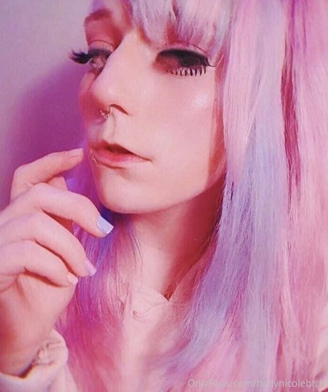 hollynicolebtch art modèle collection