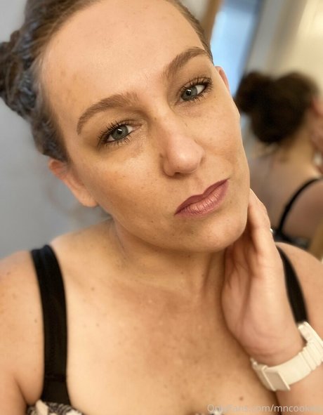 gros seins maigres onlyfans exclusif gratuit photo