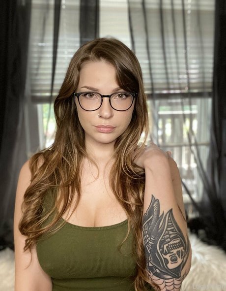 lucyshilohcam mannequin galeries