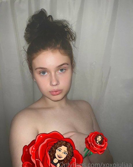 xoxojuliaa star érotique photos