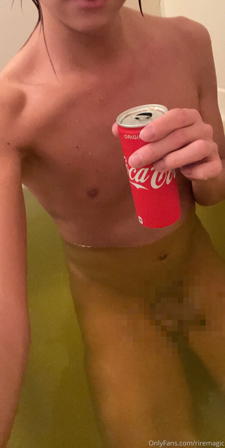 riremagic modèle érotique photo