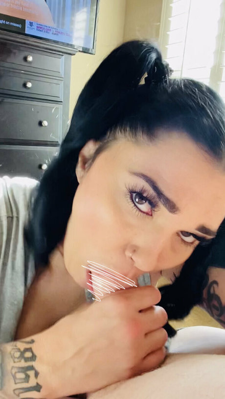 solo aux gros seins uniquementfans bien chaud images