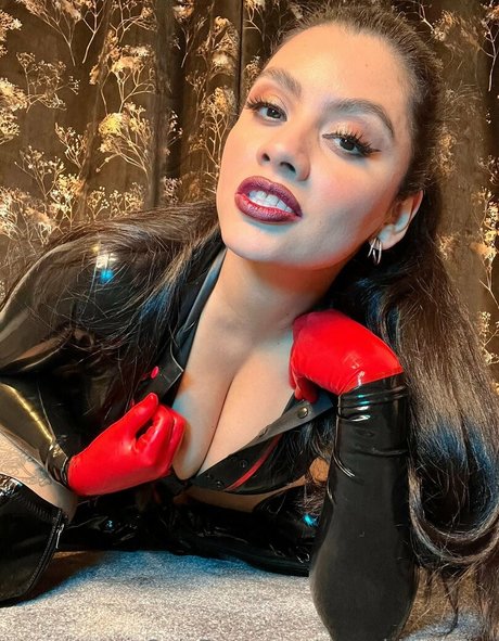 therubberbabe étoile sexy des photos