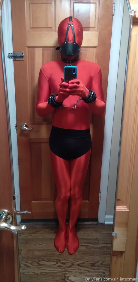 sir latexman actrice érotique image