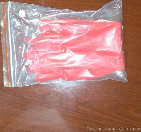 sir latexman modèles nus galerie