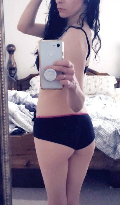 chatte dégoulinante et humide onlyfans sympa, meilleur image