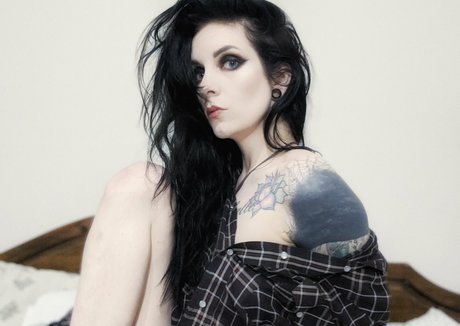 cryptid actrice xxx photo