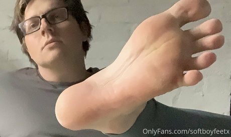 softboyfeetx actrice chaude image