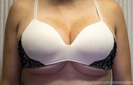 danidoreen star du porno de haute qualité img