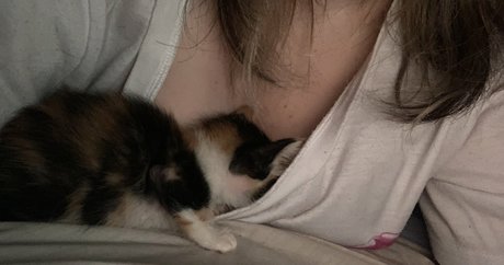 Gomi Kukara star exclusive archive