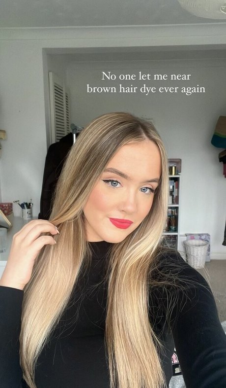 Ellen Peters modèle sympa img