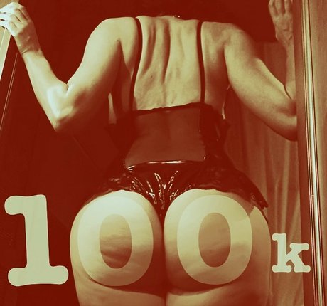 Angelica Stranger modèle nu photo