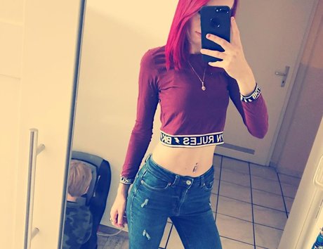 Gina gzuz étoile chaude image