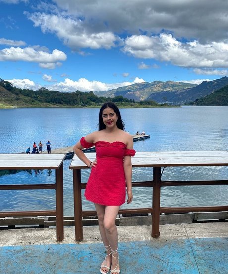 Goddes Tanya modèle sympa img