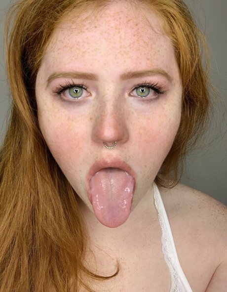 chatte solo uniquementfans érotique sympa photo