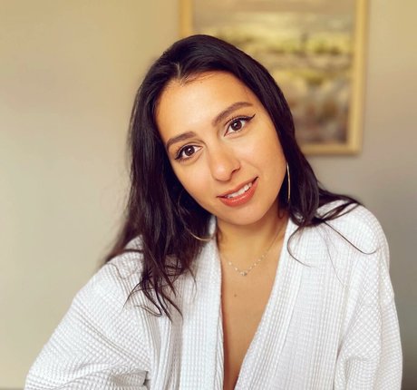 Gulia actrice porno des photos