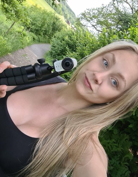 ado asiatique solo onlyfans adulte en haute qualité photo