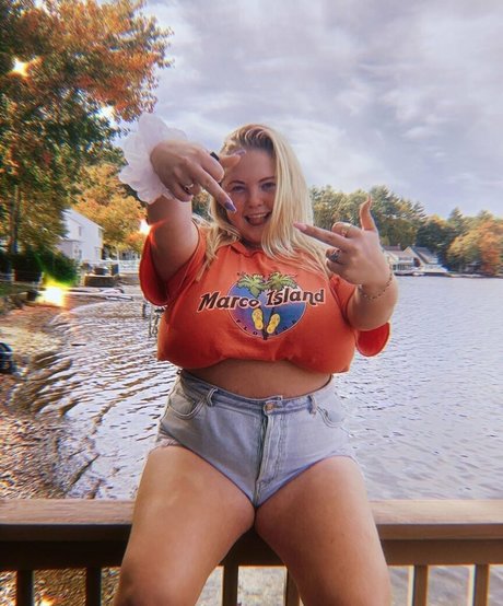 Amberly modèle nu galerie