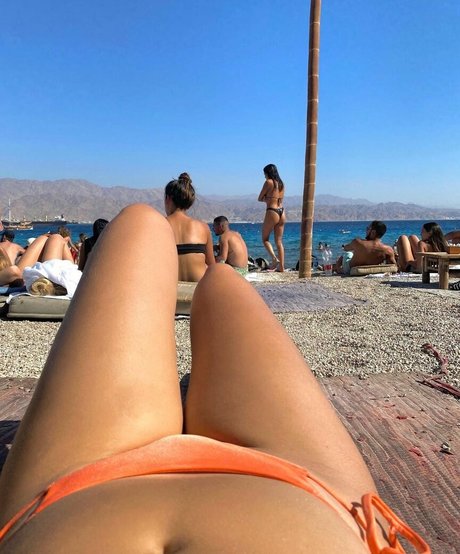 Noa Perets modèle adulte image