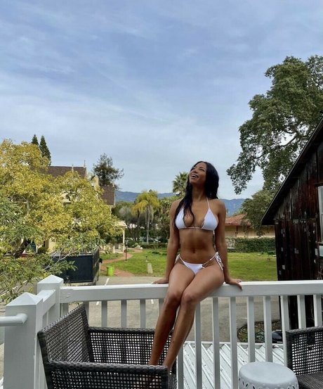 Camille Hyde star exclusive collection