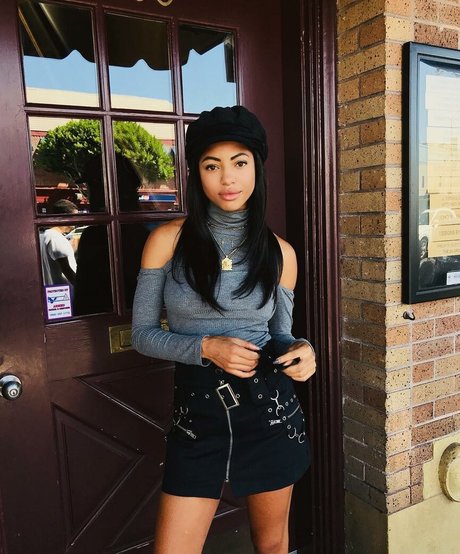 Camille Hyde modèle chaud photos