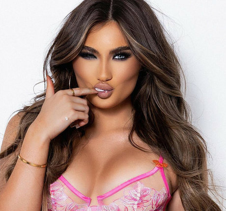 Gianna Luke modèle pornographique archive