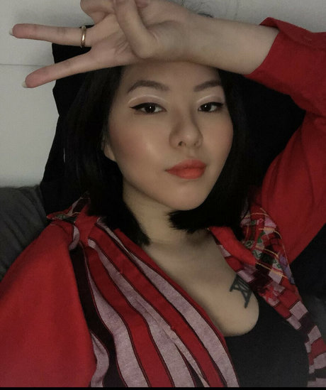 Moe Kihen actrice nue galerie