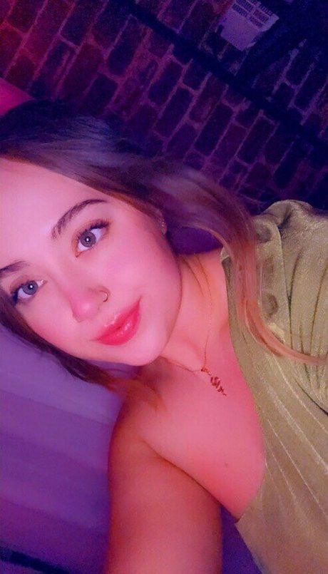 ravebaby star du porno exclusive images