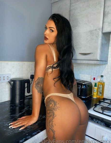 emilypaigexx modèle xxx archive