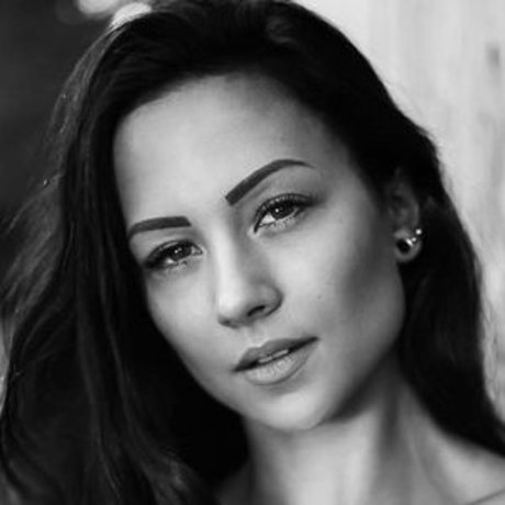 inked nadine actrice xxx des photos