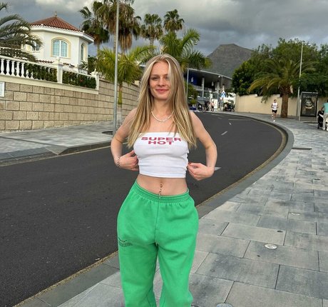 Miaslife actrice artistique des photos