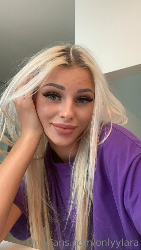 onlyylara modèle sympa photos