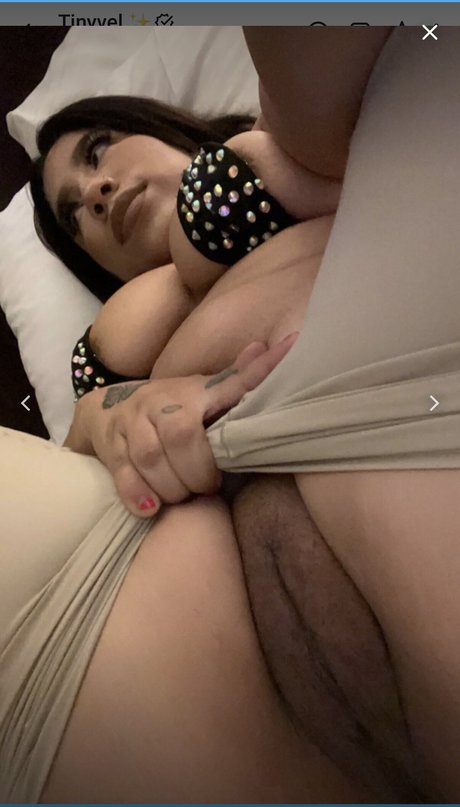 Tinyvel star du porno chaud archive