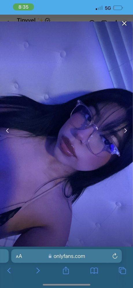 Tinyvel modèle adulte photos